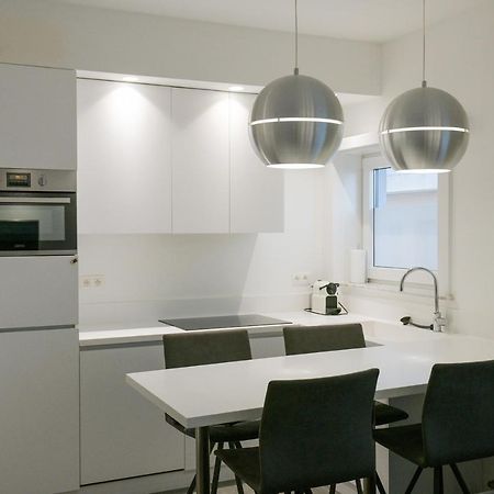 Modern Gelijkvloers Gezinsappartement 크노케-하이스트 외부 사진